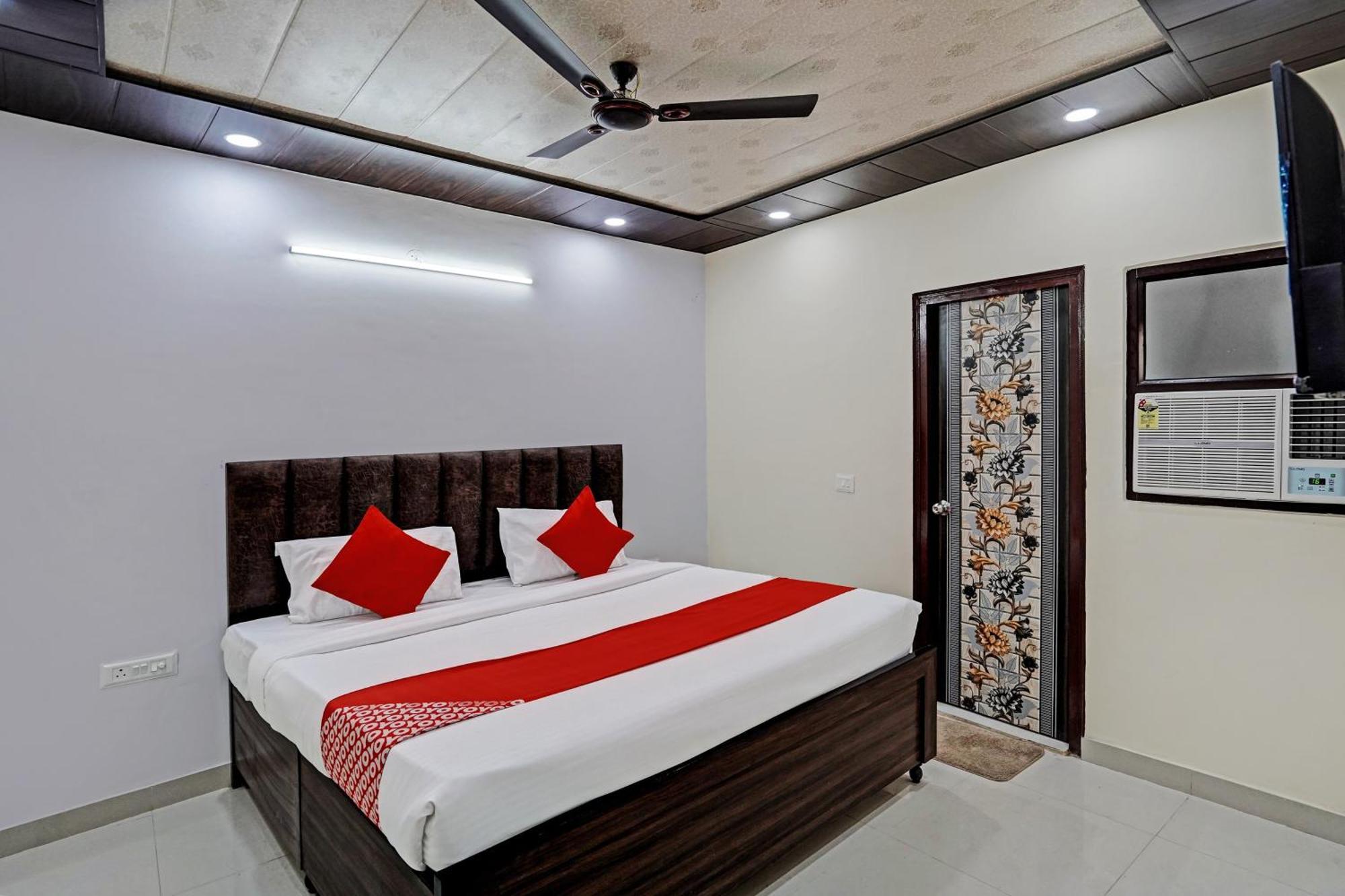 Oyo Flagship Evergreen Tower Hotel Ghaziabad Zewnętrze zdjęcie