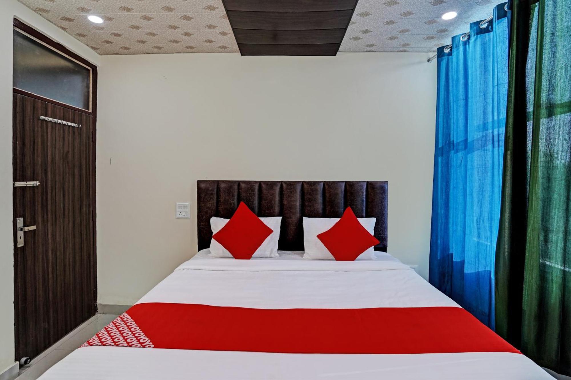 Oyo Flagship Evergreen Tower Hotel Ghaziabad Zewnętrze zdjęcie