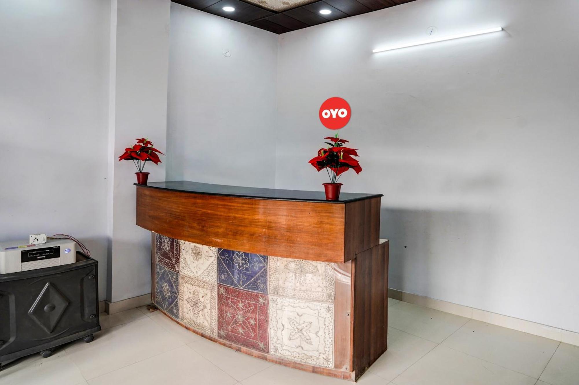 Oyo Flagship Evergreen Tower Hotel Ghaziabad Zewnętrze zdjęcie